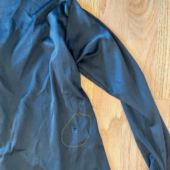 Rubies Gothic Vampiress Dress and Collar Girls Medium Size 8-10 for 5-7 Year Old - Picture 8 of 10